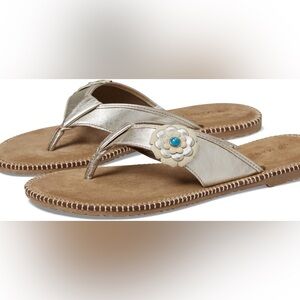 NWOT Manitobah Mukluk sandals